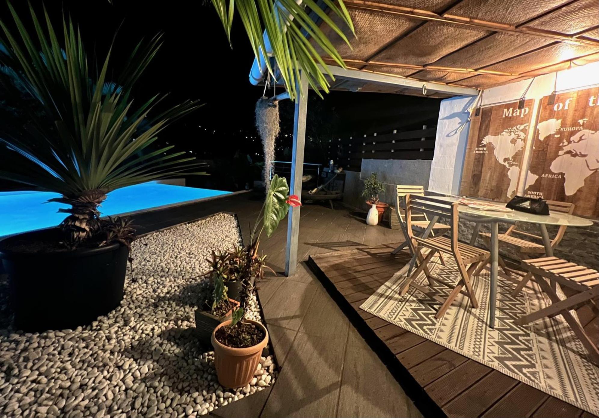 Villa Ti Moon, Entre Deux, Piscine Bagian luar foto